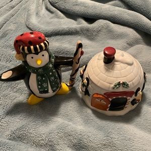 Sugar and creamer Christmas set